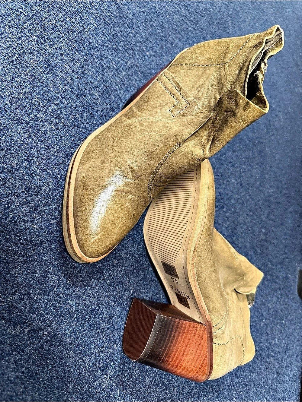 NWOT Kelsi Dagger Leather Heeled Booties Greenish brown size 6.5